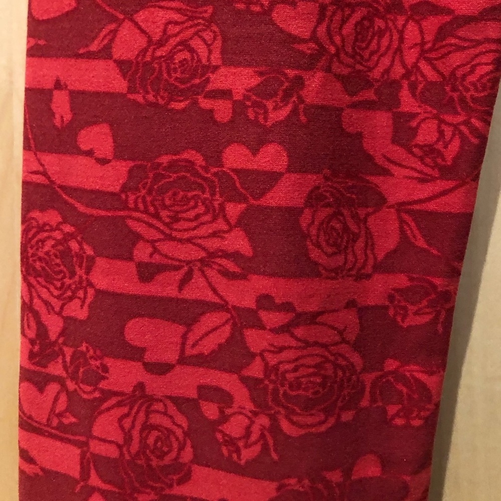 Lularoe Leggings OS NWT Red Roses Hearts Stripes